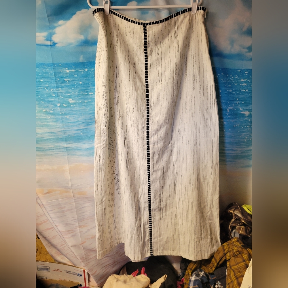 CeCe NWOT White &‎ Black Linen Blend Long Skirt Size XL